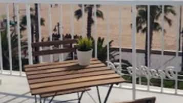 Suite estudio superior, vistas al mar | Terraza o patio