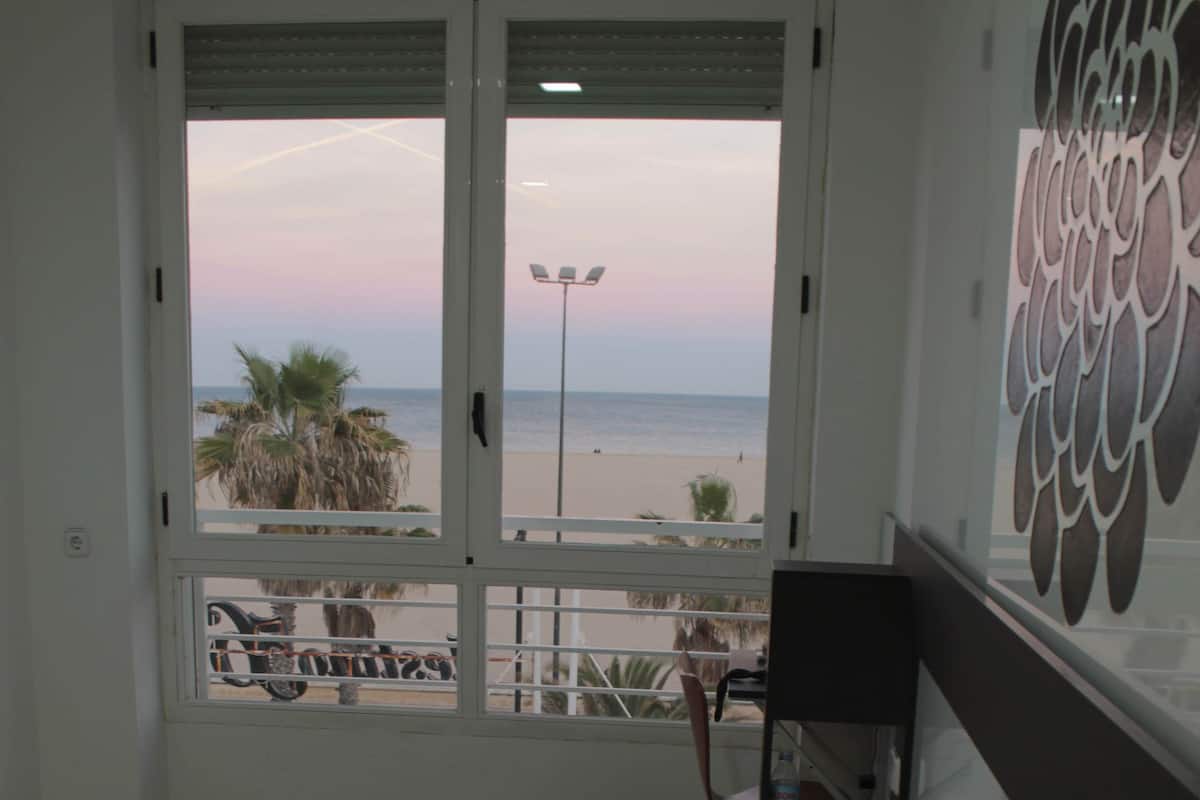 Masa, ütü/ütü masası, ücretsiz kablosuz İnternet, çarşaf takımı