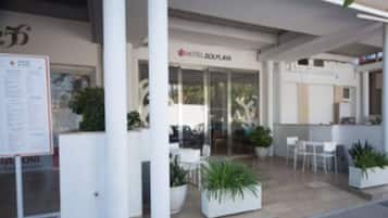 Daily self-service breakfast (EUR 9 per person)