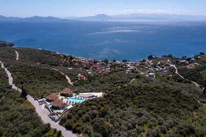 Karavia Lux Inn