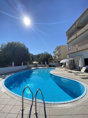 Outdoor pool, open 5:30 AM to 8 PM, pool umbrellas, pool loungers - Louvre Hotel (Corfu)