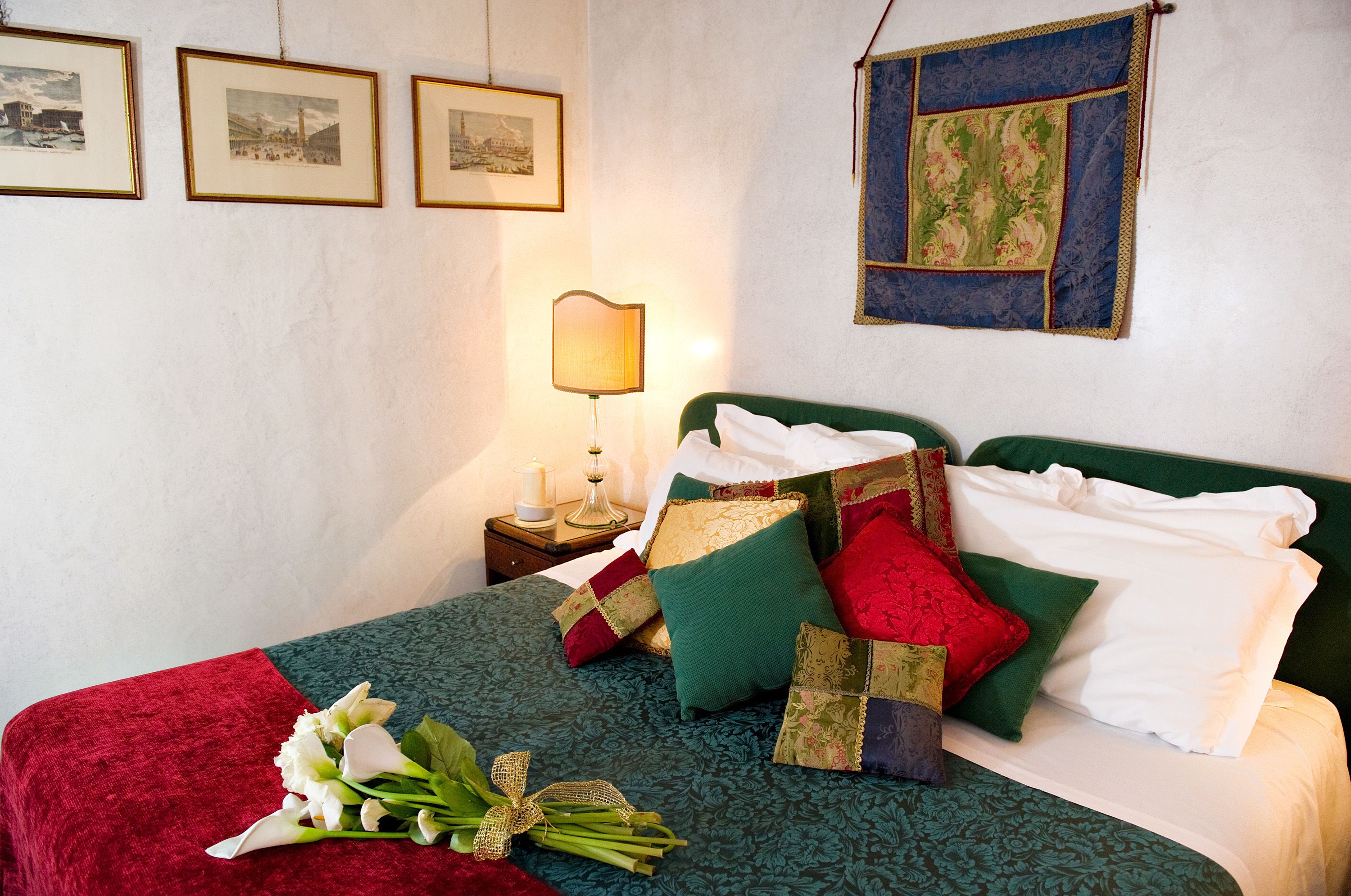 junior suite (superior) | down duvets, minibar, in-room safe, desk