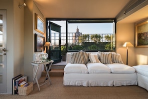 Roof Garden Suite | Living area