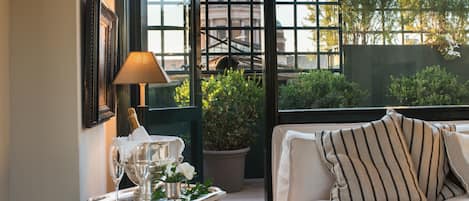 Roof Garden Suite | Living room