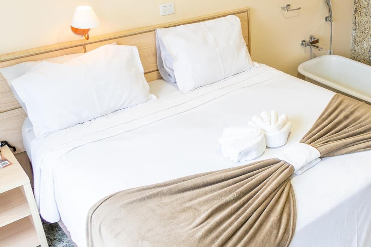 Minibar, blackout drapes, free cribs/infant beds, bed sheets