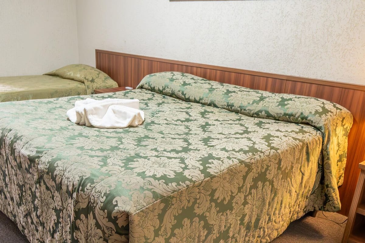 Minibar, blackout drapes, free cribs/infant beds, bed sheets
