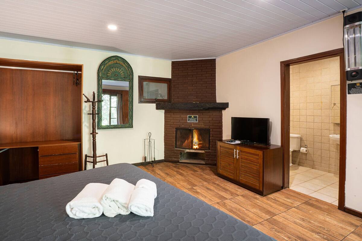 Minibar, desk, laptop workspace, blackout curtains
