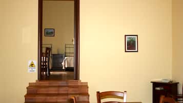 Appartamento, 1 camera da letto (4 people) | Area soggiorno | TV