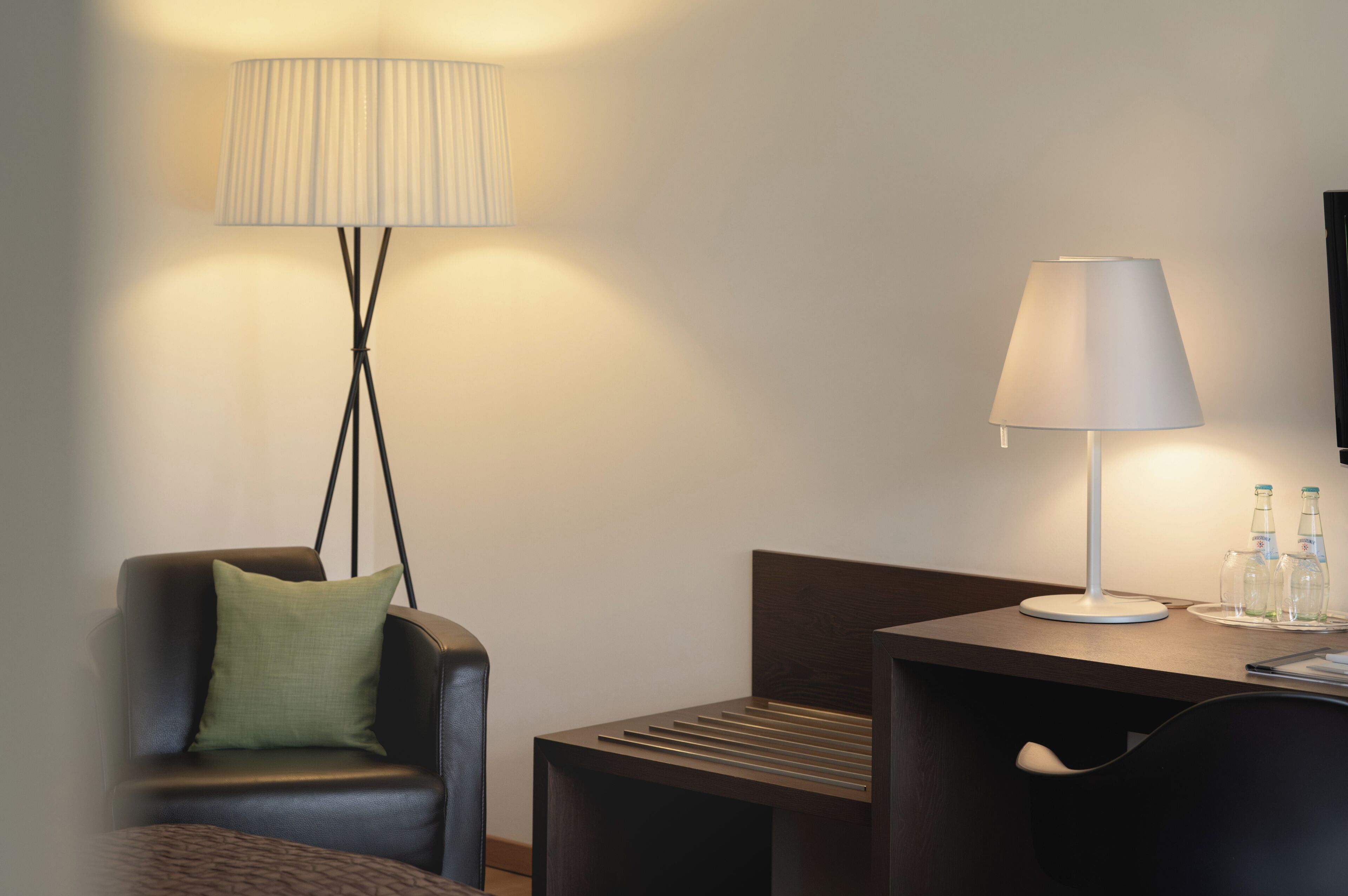 premium bedding, in-room safe, desk, laptop workspace