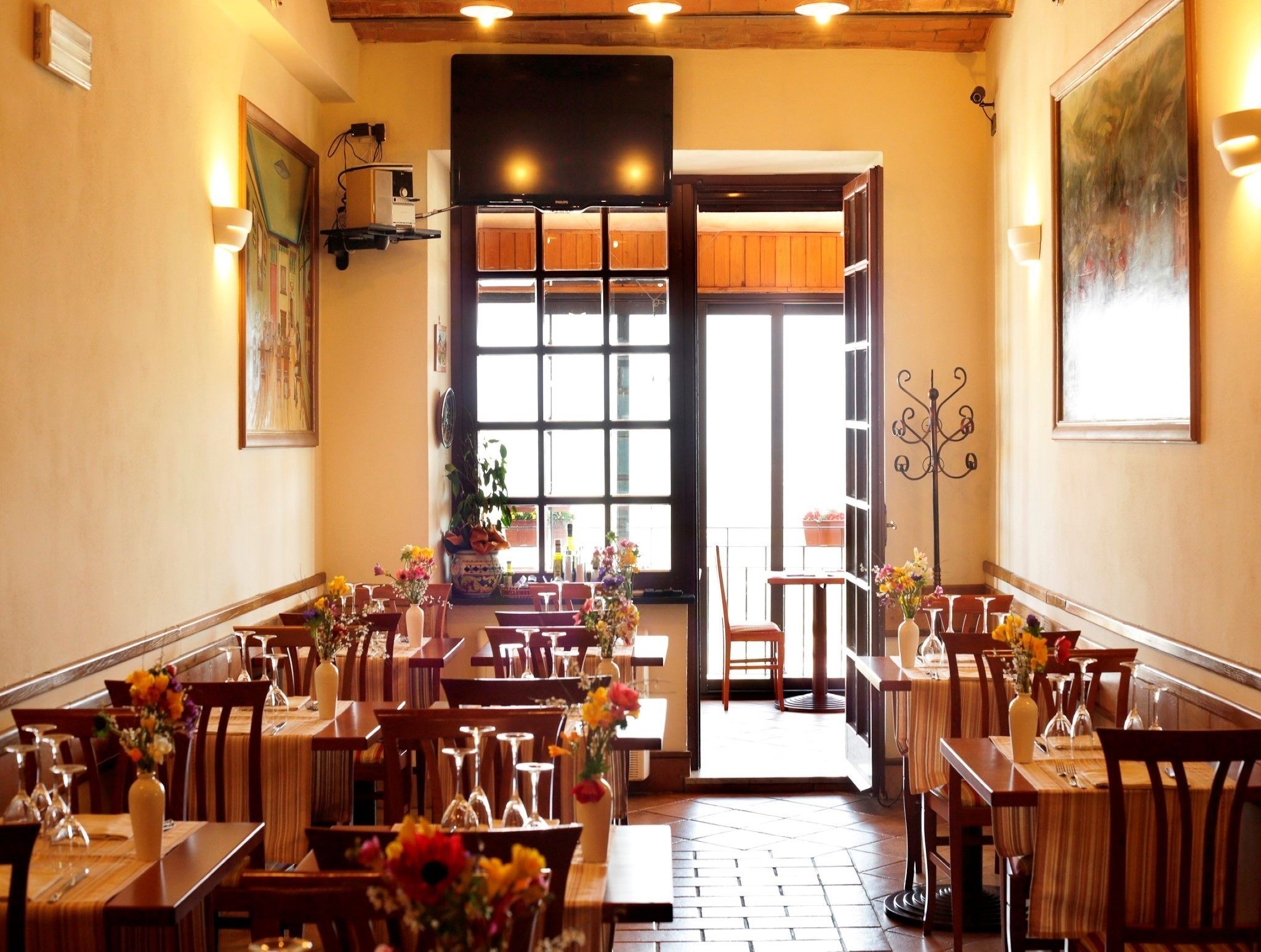 breakfast, lunch, dinner served; italian cuisine