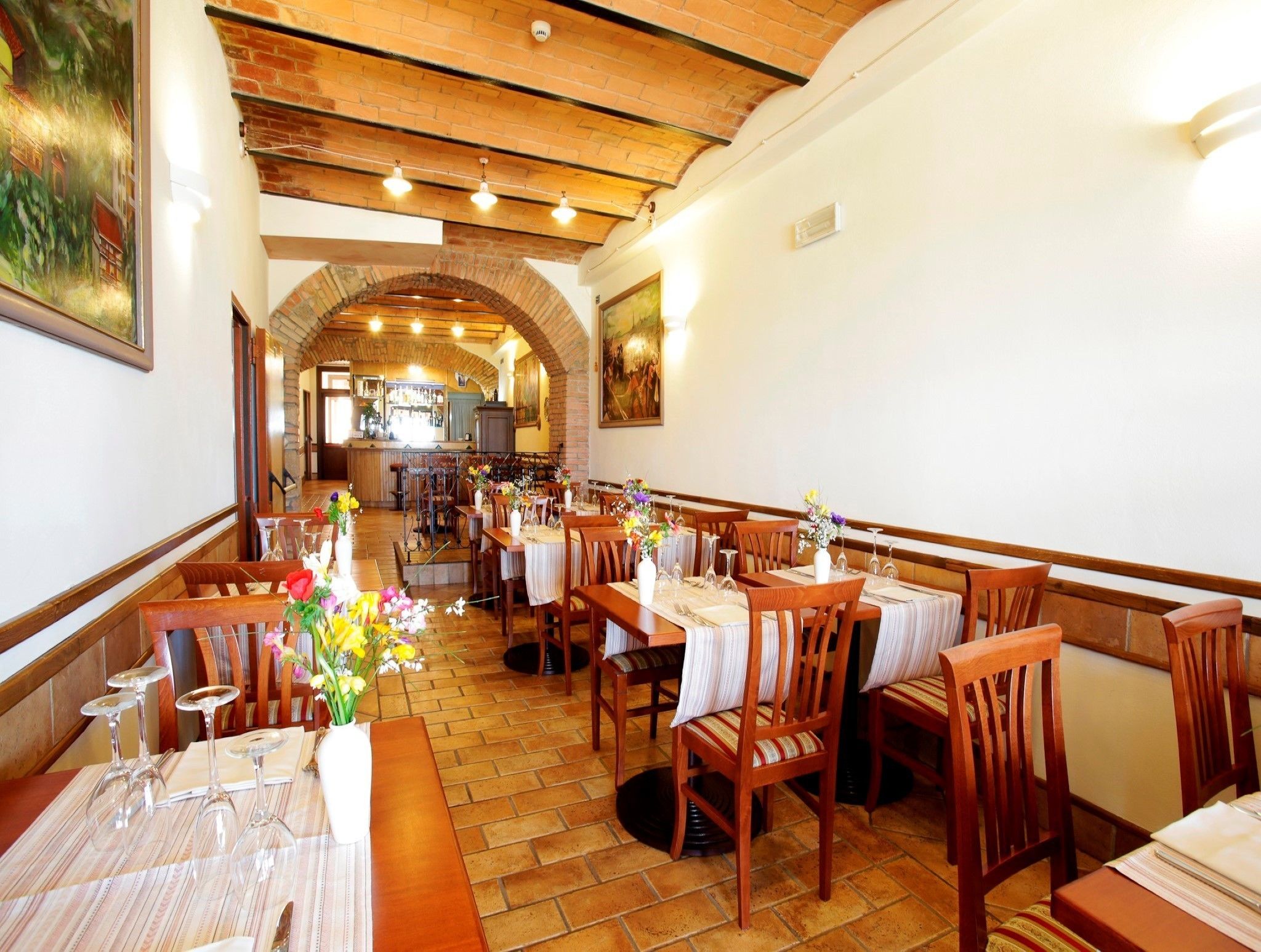 breakfast, lunch, dinner served; italian cuisine