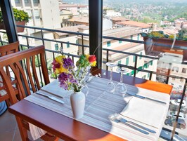 Café da manhã, almoço e jantar