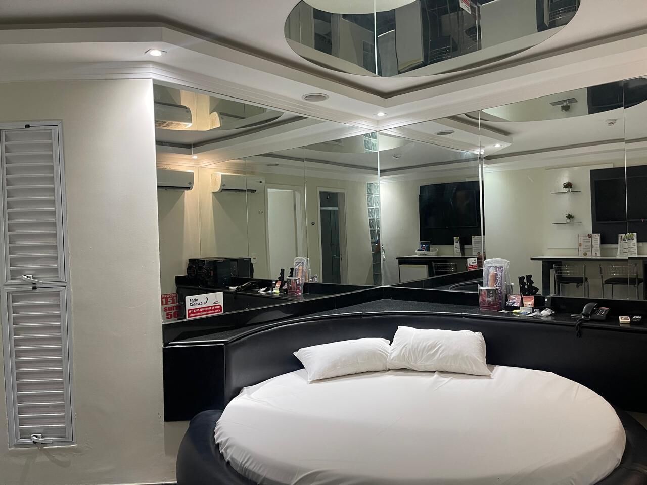 Chambre Standard double | Minibar, literie fournie