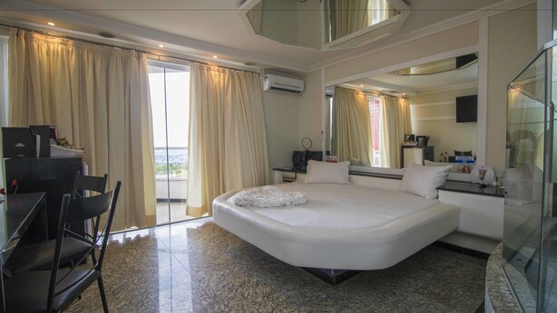 غرفة مزدوجة كلاسيكية | ميني بار وملاءات أسرّة