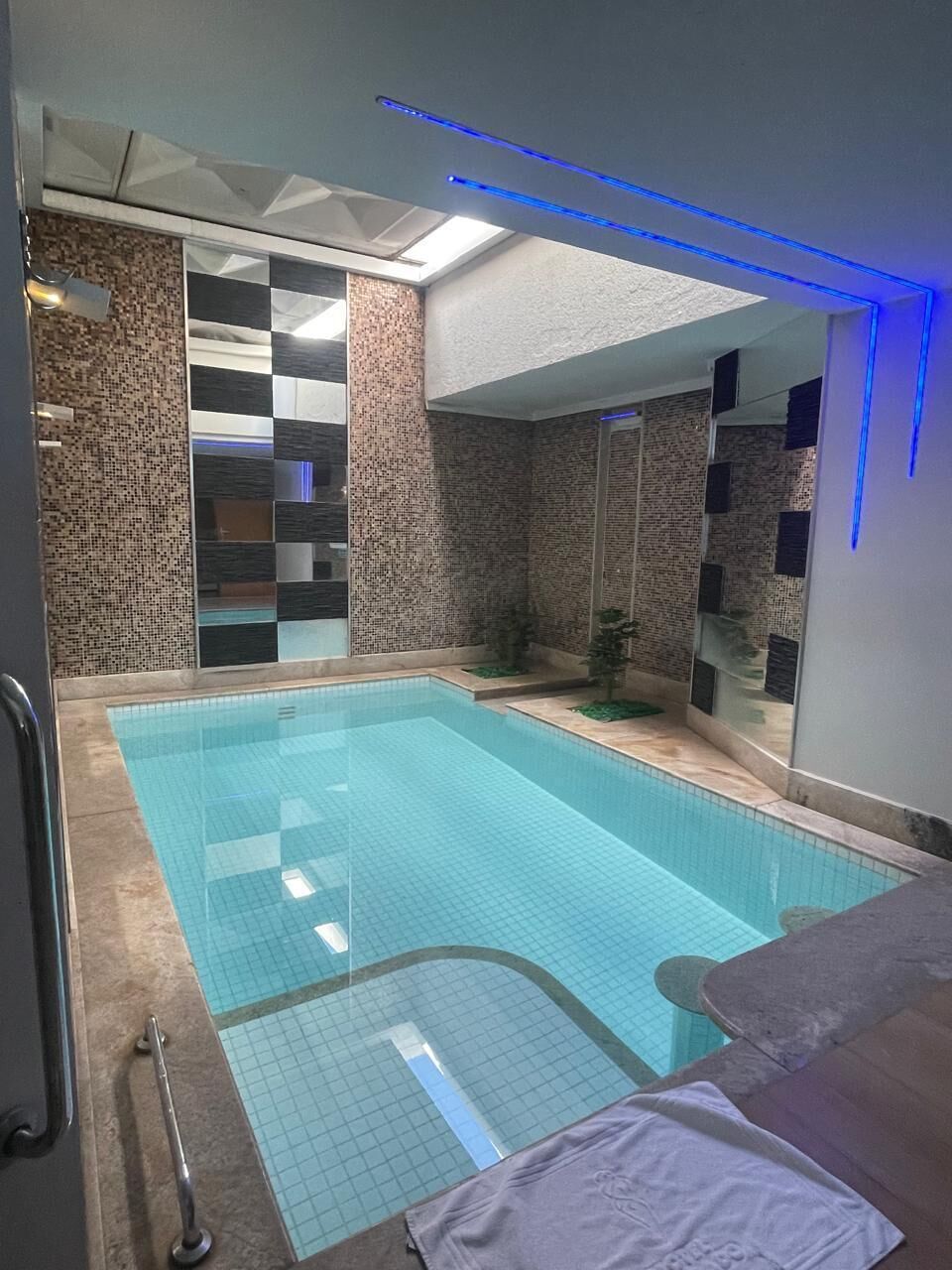 Chambre présidentielle | Piscine privée