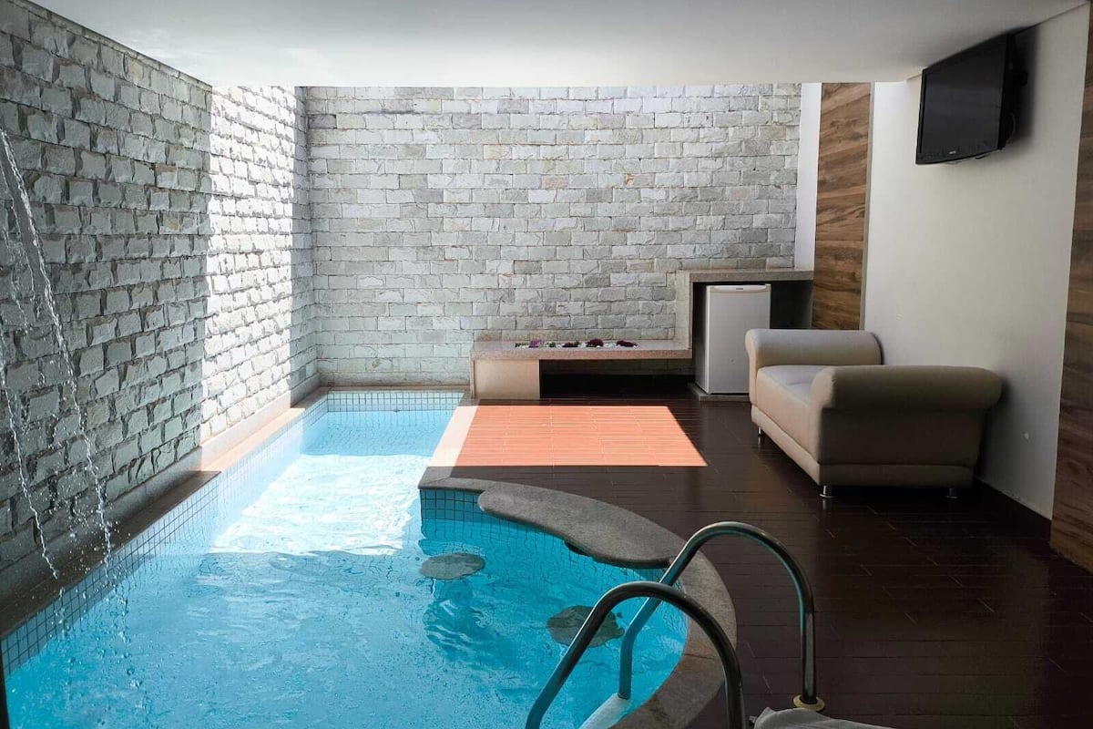 Chambre Présidentielle | Piscine privée