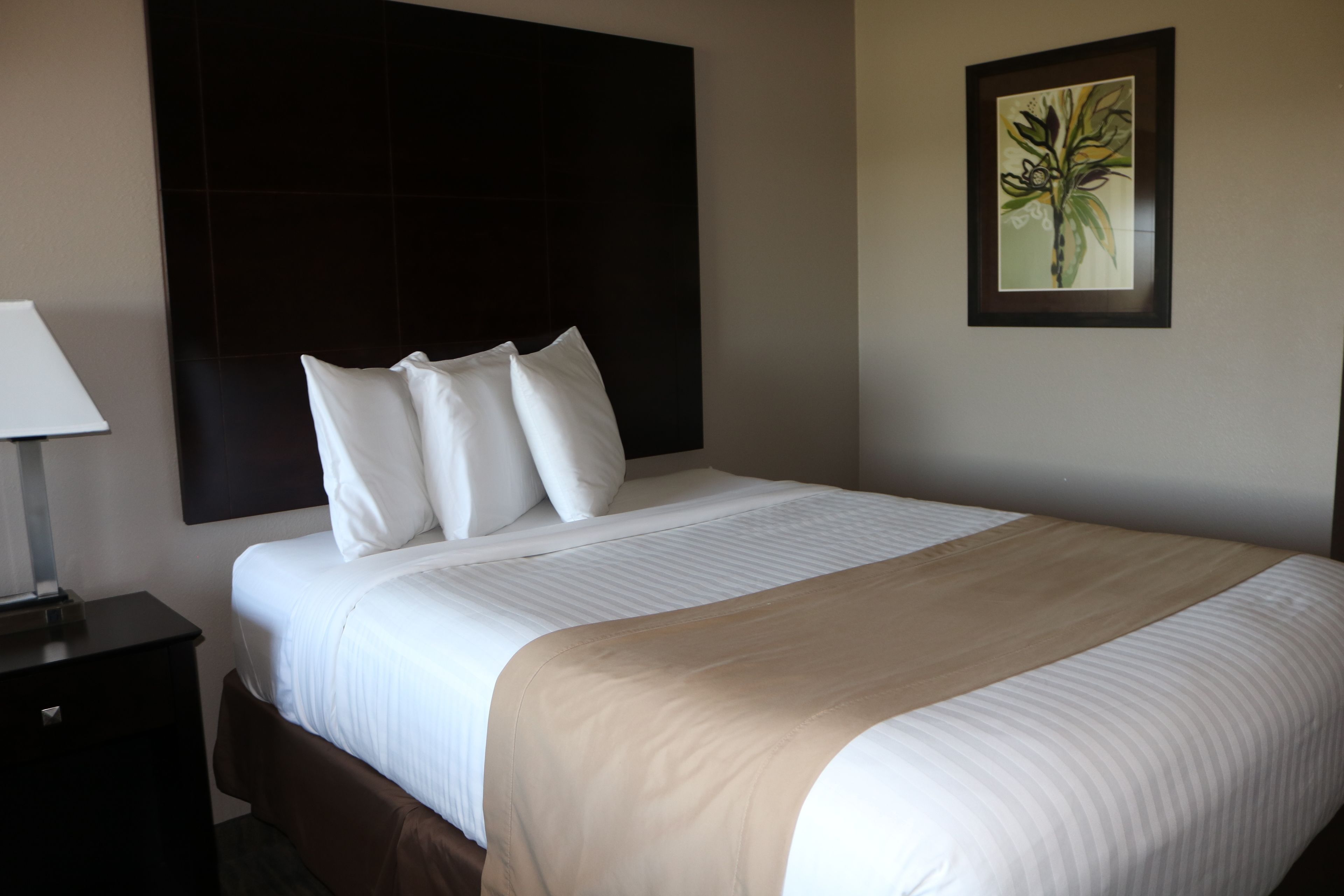 standard room, 1 king bed | premium bedding, soundproofing, iron/ironing board, free wifi