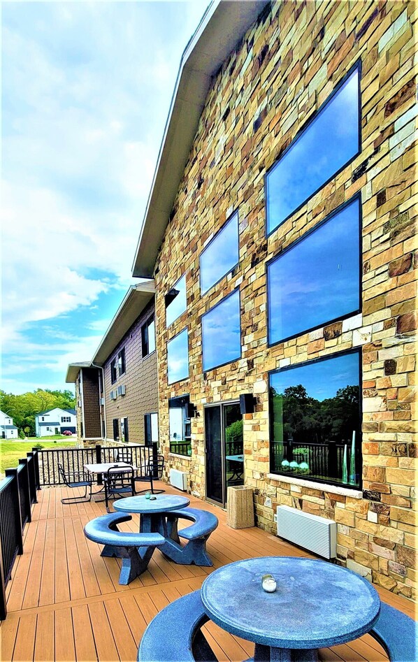 Terrace/patio - Qube Hotel (Polk City)