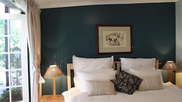 ์ฝํฐ์ง | ๊ณ ๊ธ ์นจ๊ตฌ, ์ฑ
์, ๋ค๋ฆฌ๋ฏธ/๋ค๋ฆฌ๋ฏธํ, ๋ฌด๋ฃ WiFi