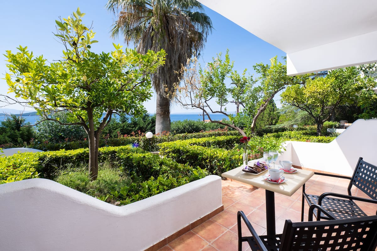 Family Room, Sea View