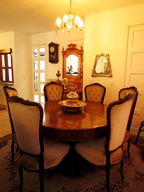 Área de estar no saguão