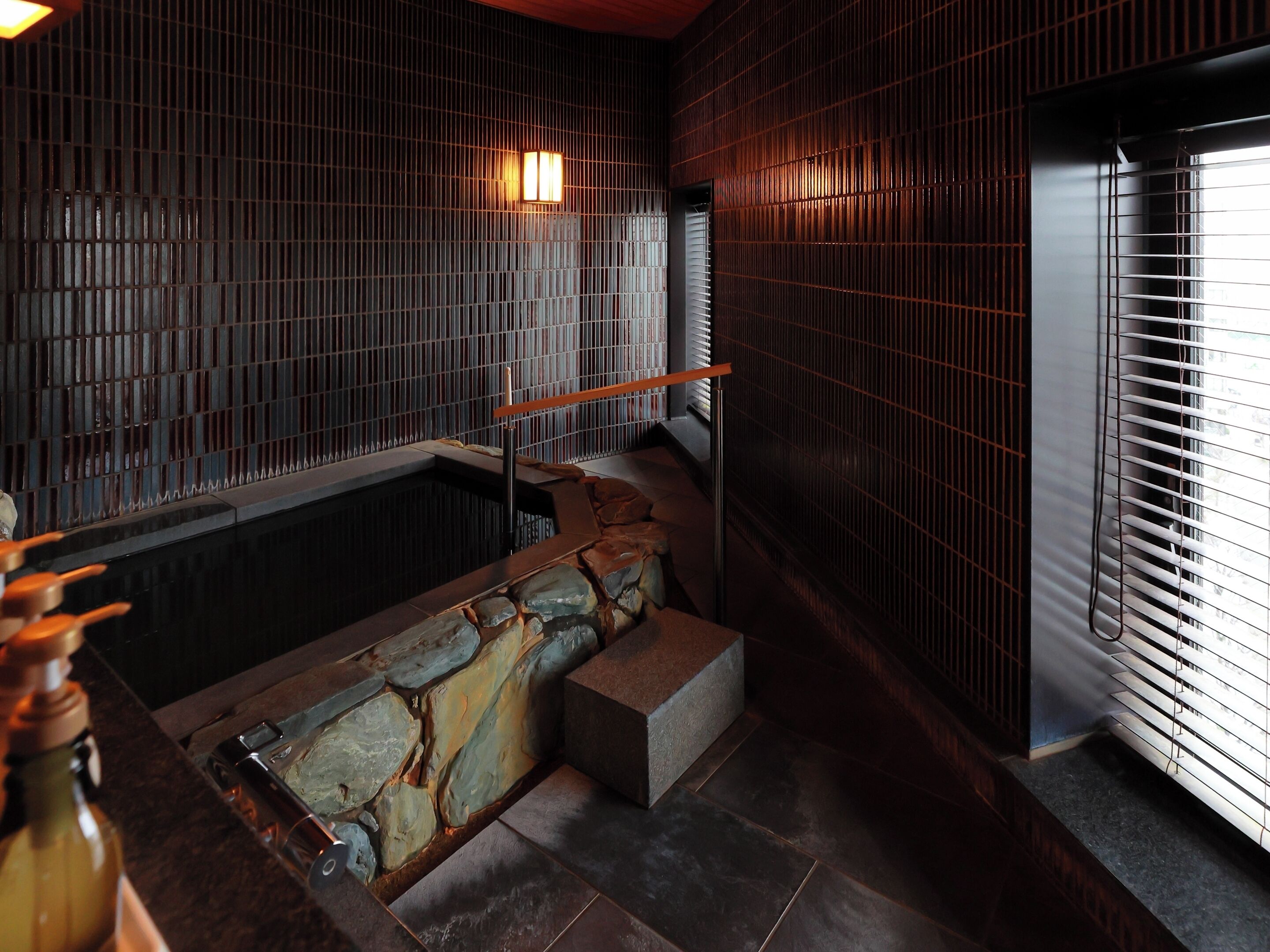 傳統客房, 非吸煙房 (Japanese Style, with Hot Spring) | 浴室 | 拖鞋、坐浴桶、毛巾