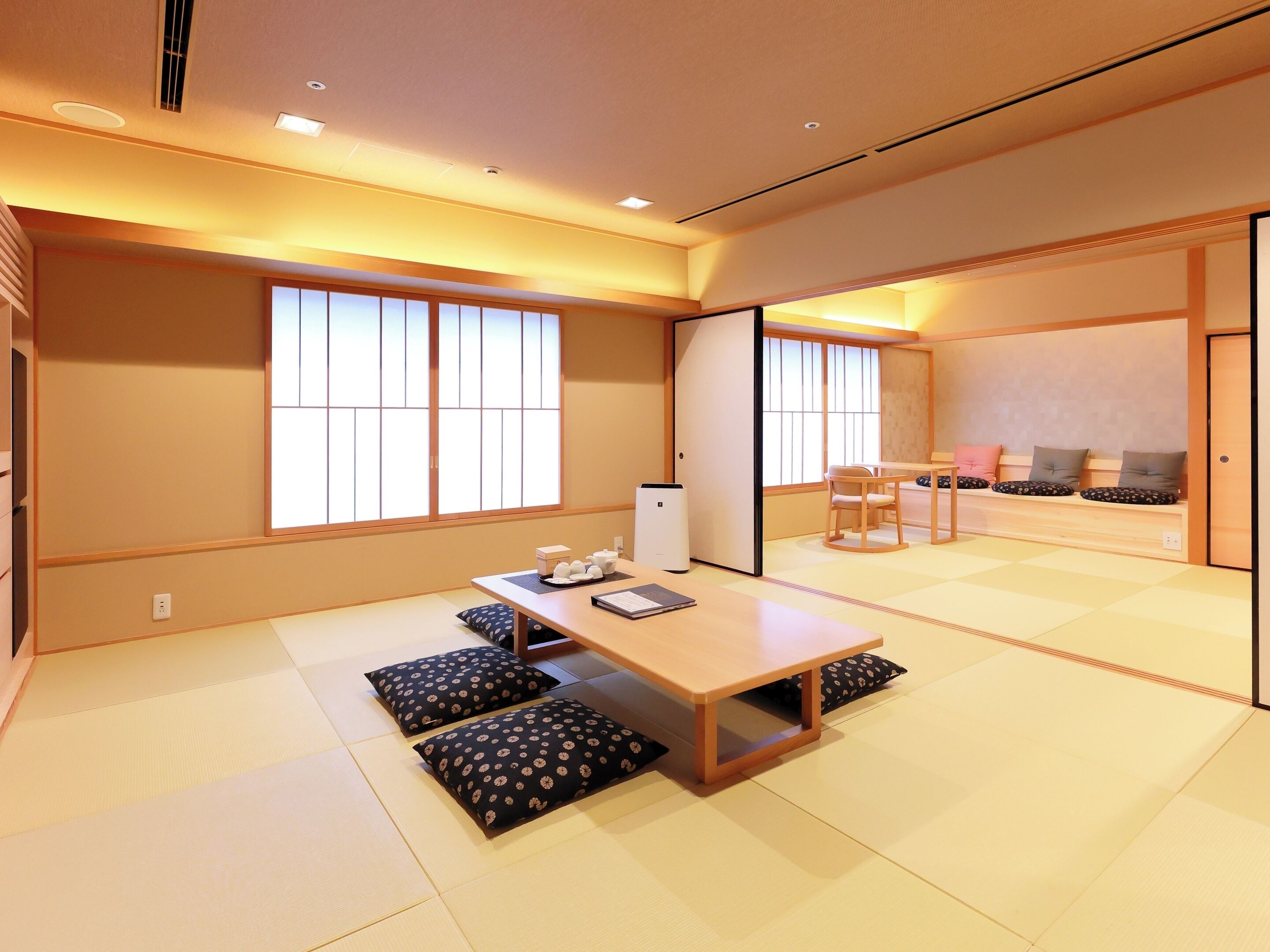 Premium bedding, in-room safe, desk, blackout curtains