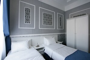Minibar, in-room safe, blackout drapes, soundproofing - Hotel Litera (Dnipro)