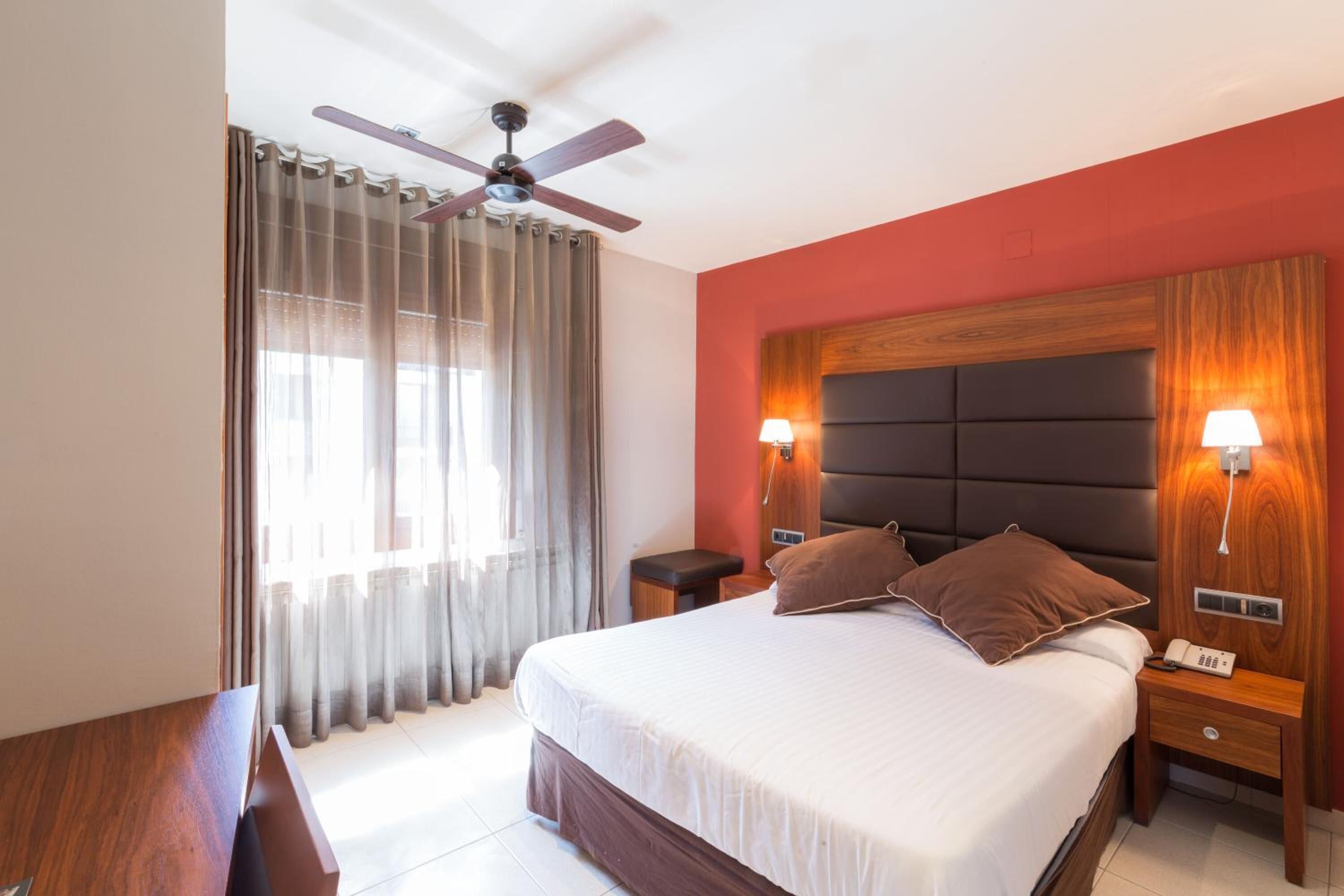 Coffres-forts dans les chambres, bureau, chambres insonorisées