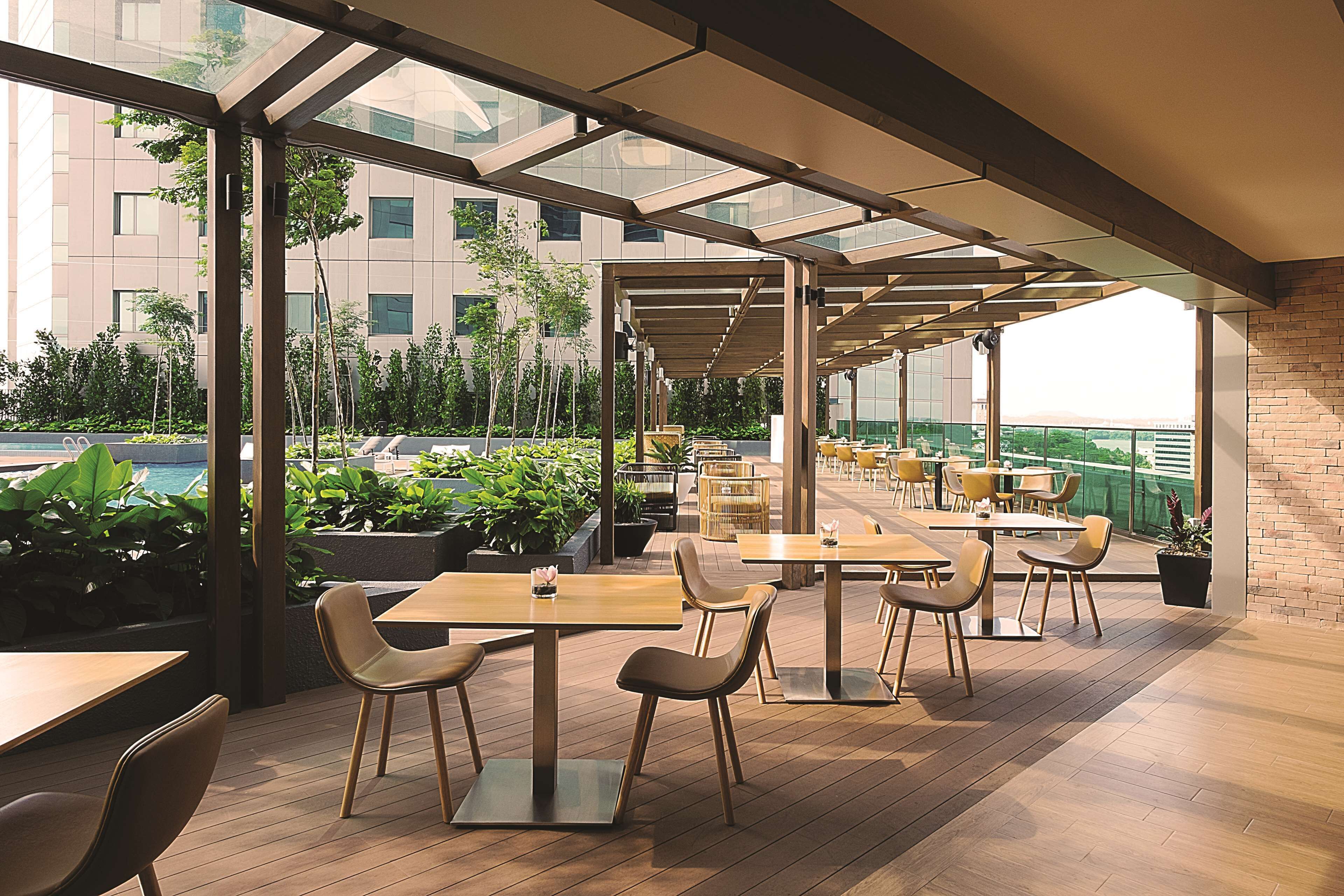 3 restaurants, breakfast, lunch, dinner served; local cuisine 