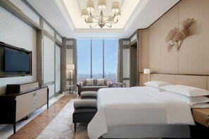 Suite presidencial, 1 cama King size, vista al lago | Ropa de cama de alta calidad y caja de seguridad en la habitación