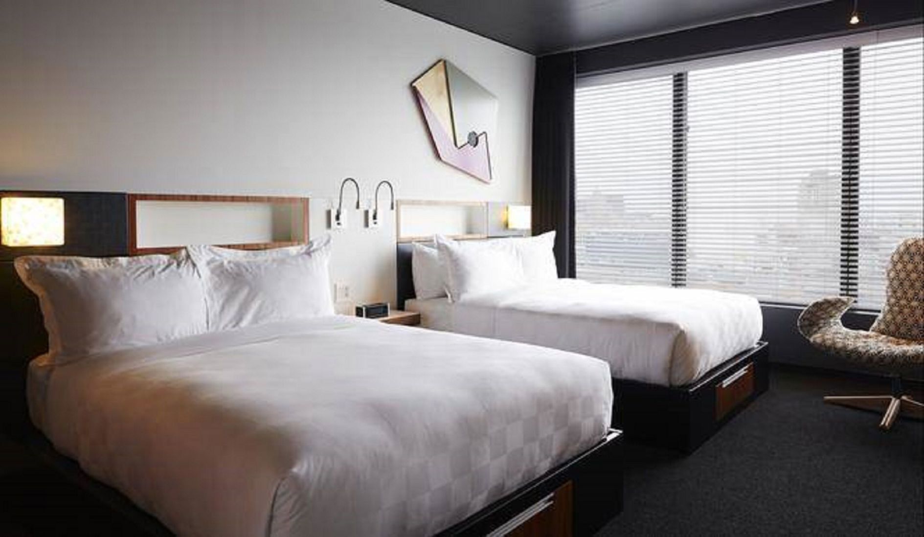 埃及棉床单、高档床上用品、办公桌、熨斗/熨衣板