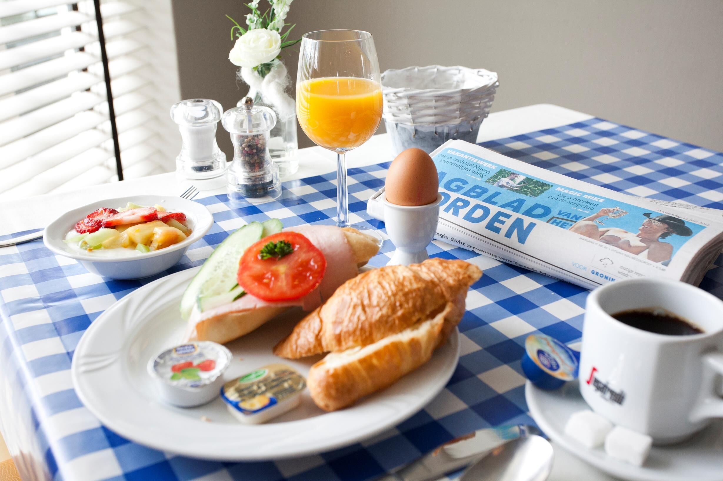 breakfast, lunch, dinner served; local cuisine