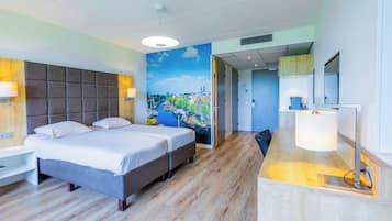 Habitación Deluxe, 2 camas individuales, para no fumadores | Caja de seguridad en la habitación, escritorio y insonorización