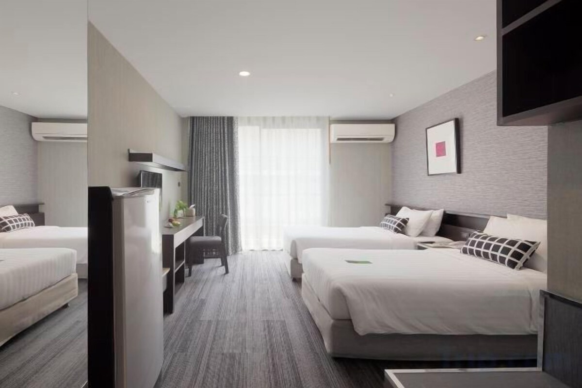 ตู้นิรภัยในห้องพัก, โต๊ะทำงาน, เปล/เตียงเด็กอ่อน (ฟรี), Wi-Fi ฟรี