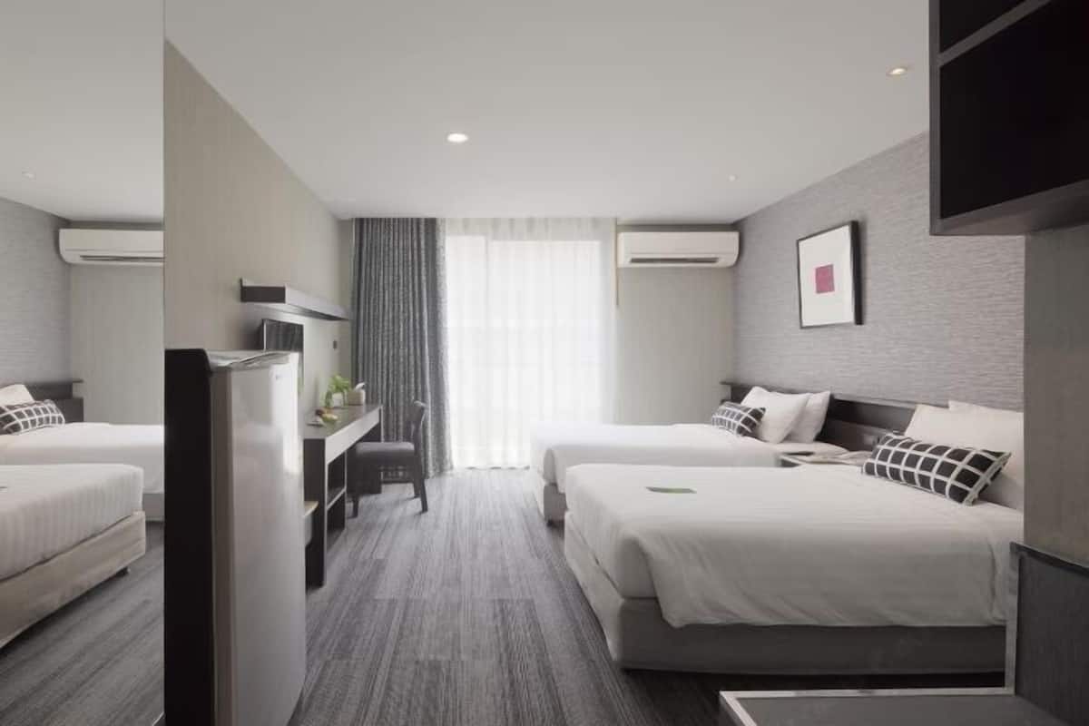 ตู้นิรภัยในห้องพัก, โต๊ะทำงาน, เปล/เตียงเด็กอ่อน (ฟรี), Wi-Fi ฟรี