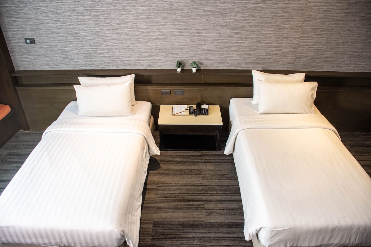 Superior Twin Room | 1 bedroom, in-room safe, desk, free cribs/infant beds