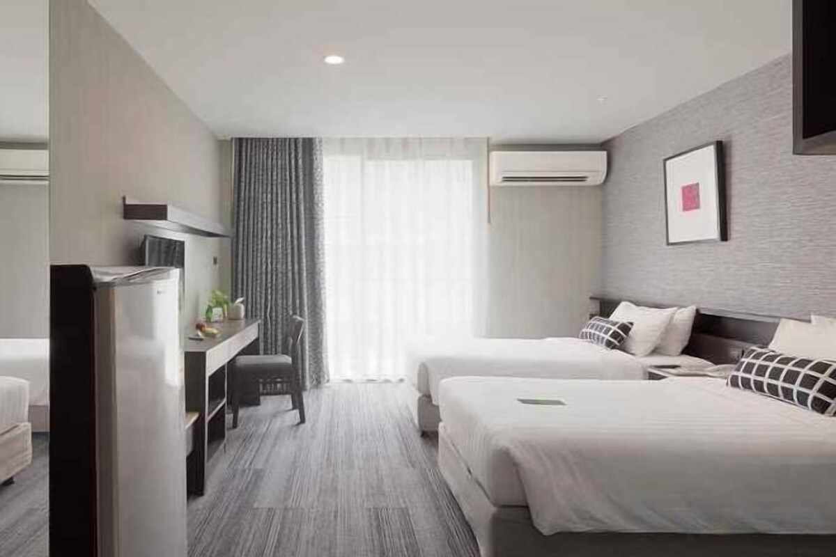 ตู้นิรภัยในห้องพัก, โต๊ะทำงาน, เปล/เตียงเด็กอ่อน (ฟรี), Wi-Fi ฟรี