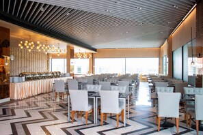 每日供应英式早餐（每人 THB 300）