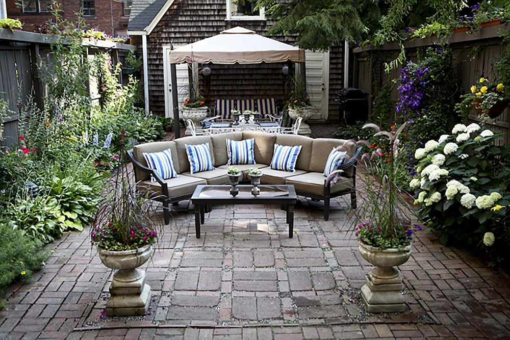 Morgan State House Inn by null