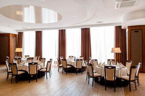 Daily continental breakfast (UAH 250 per person) - Black Sea Hotel Park Shevchenko (Odessa)