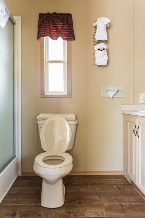 Bathroom - Red Shoes RV Park (Kinder)