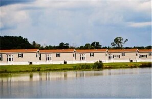 Lake - Red Shoes RV Park (Kinder)