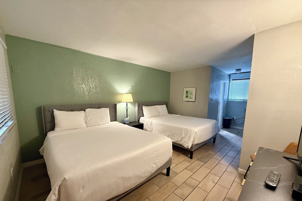 Room, 2 Double Beds | Desk, free WiFi