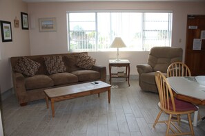 Leilighet, 2 dobbeltsenger | Skrivebord og wi-fi (inkludert)