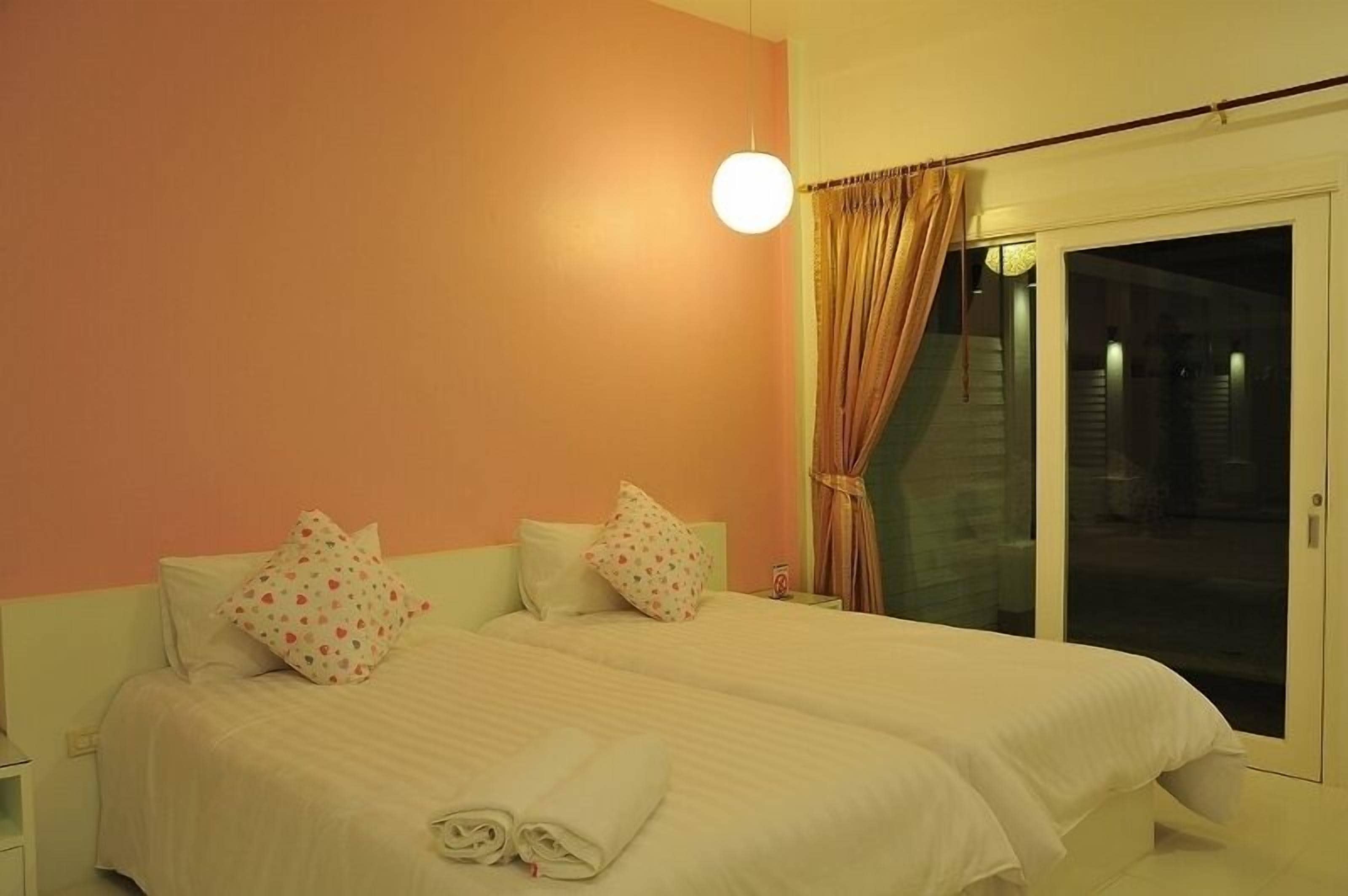 minibar, in-room safe, desk, blackout curtains