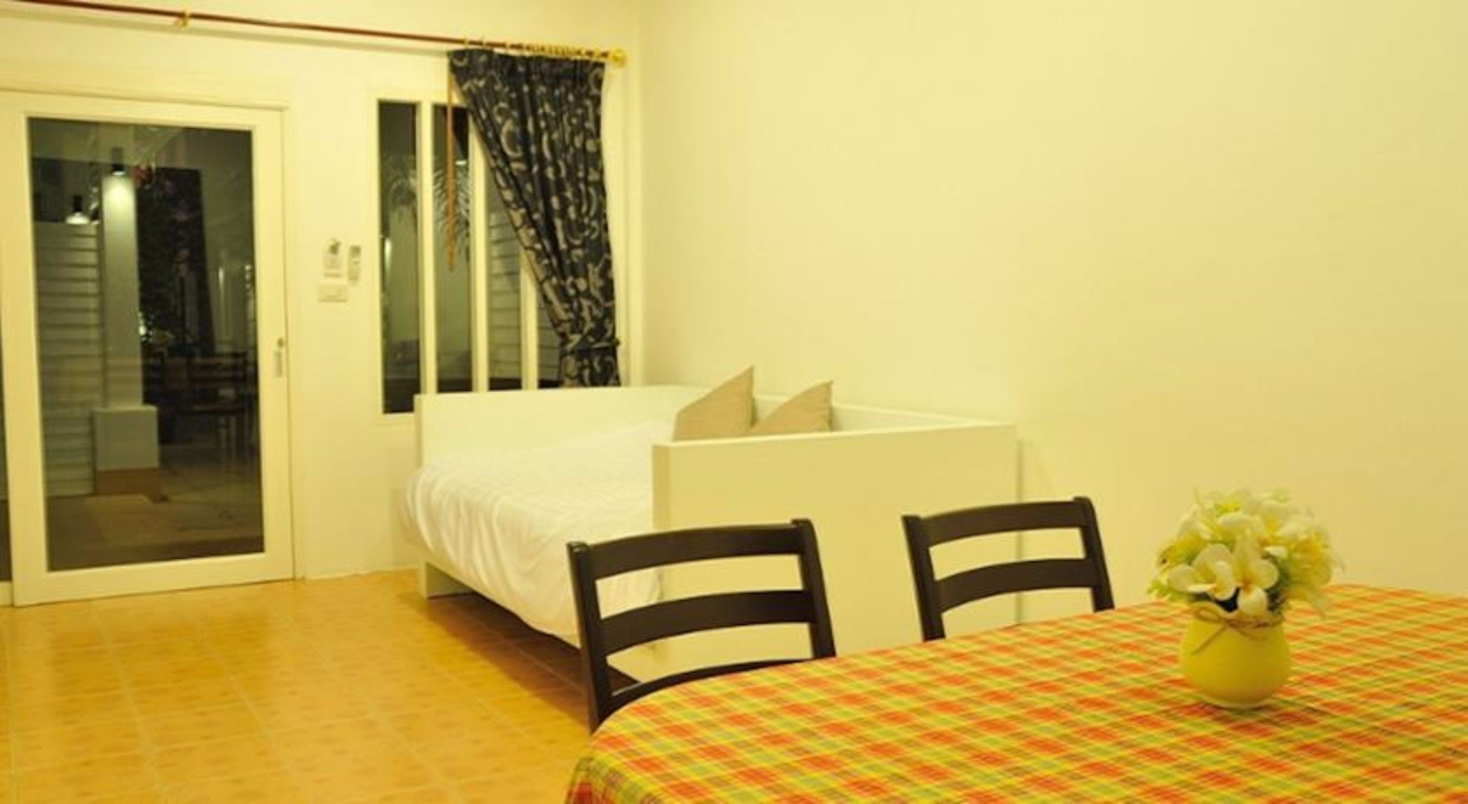 suite | room amenity