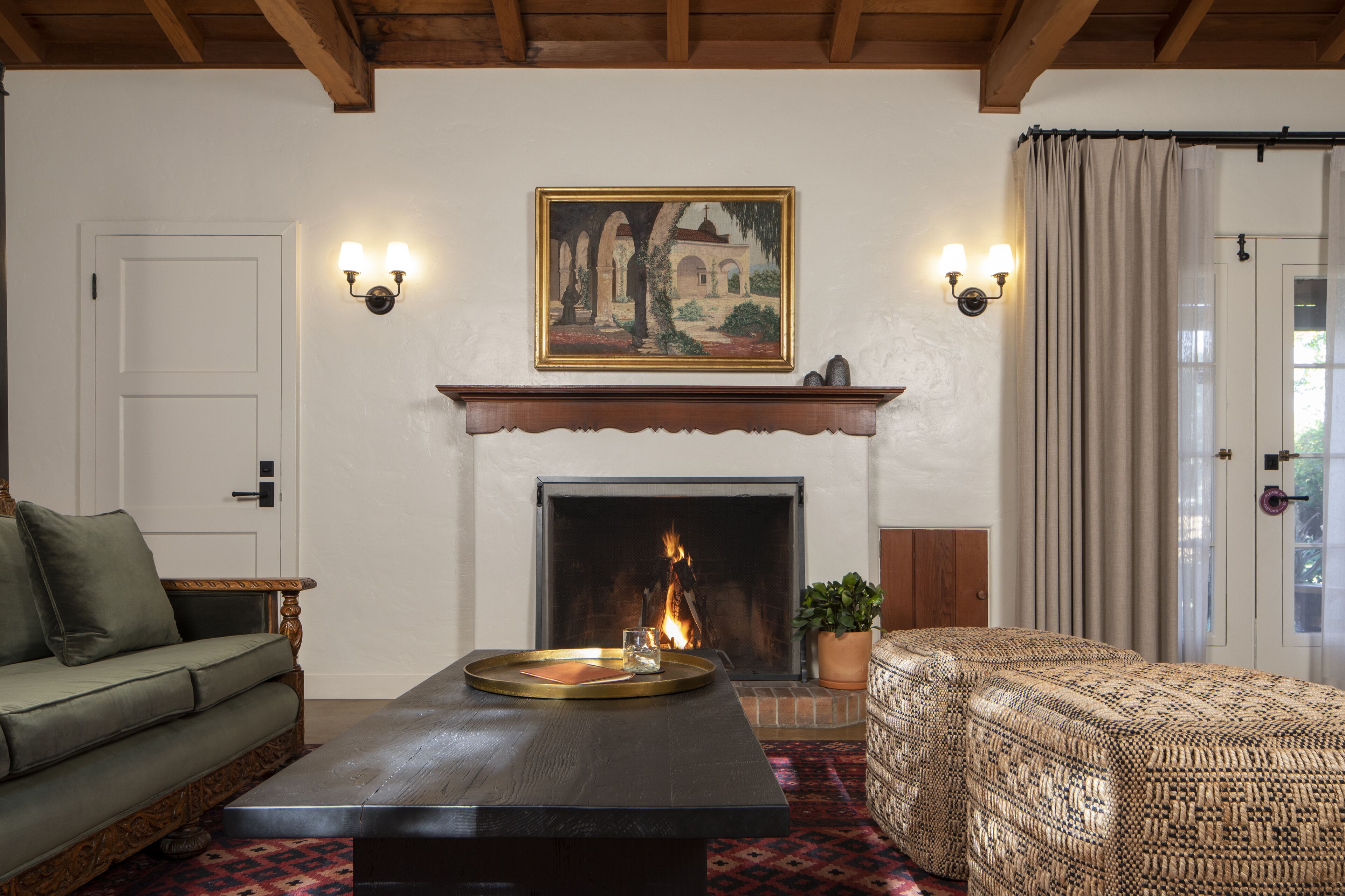 winter's house | living area | 50-inch flat-screen tv with satellite channels, tv, netflix