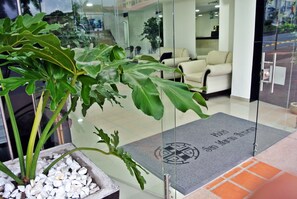 Khuôn viên nơi lưu trú
