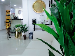 Lobby sitting area - Hotel San Martin Armenia (Armenia)